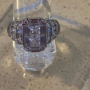 Luxury womens’s new rings cubic Ziconia 925 silver size 9 and 10 stunning on!